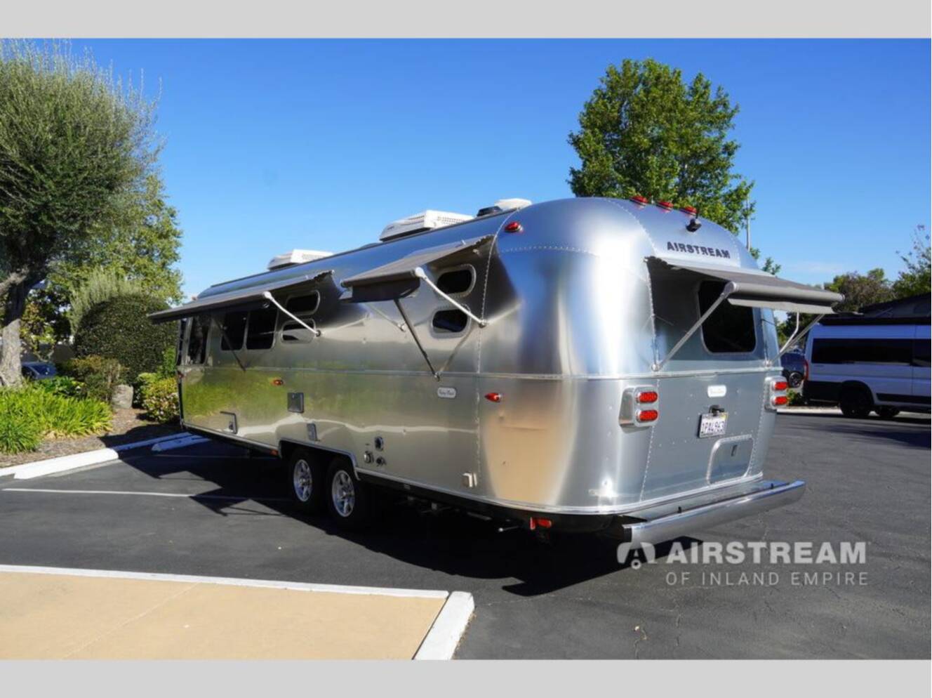 A photo of this 2020 Airstream Flying Cloud 30FB Bunk