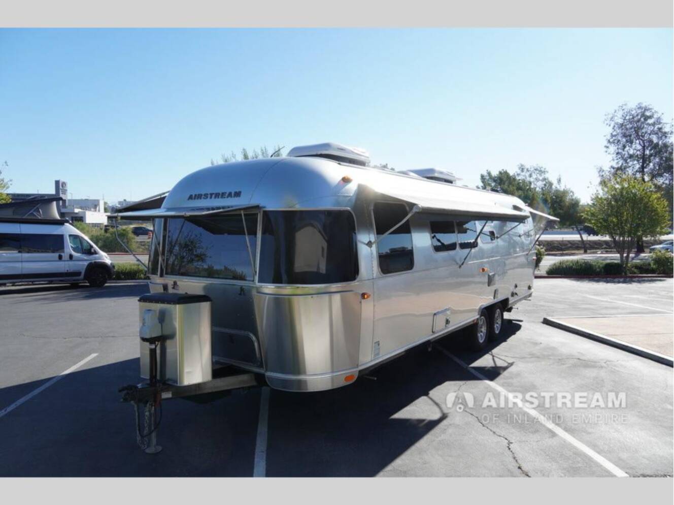 A photo of this 2020 Airstream Flying Cloud 30FB Bunk