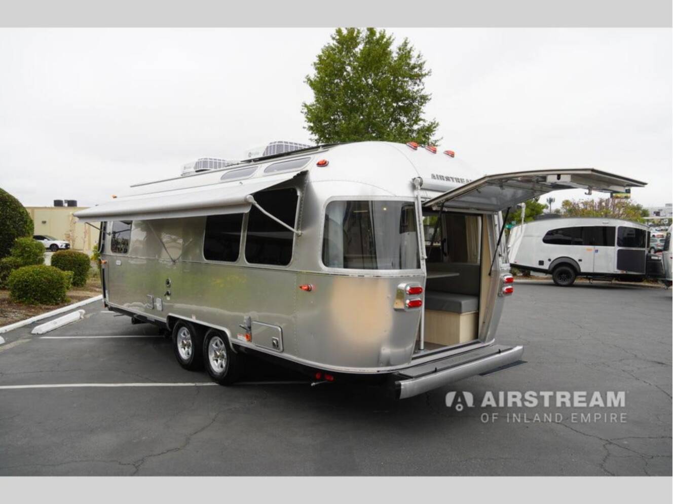 A photo of this 2026 Airstream Flying Cloud 25FBQ Hatch