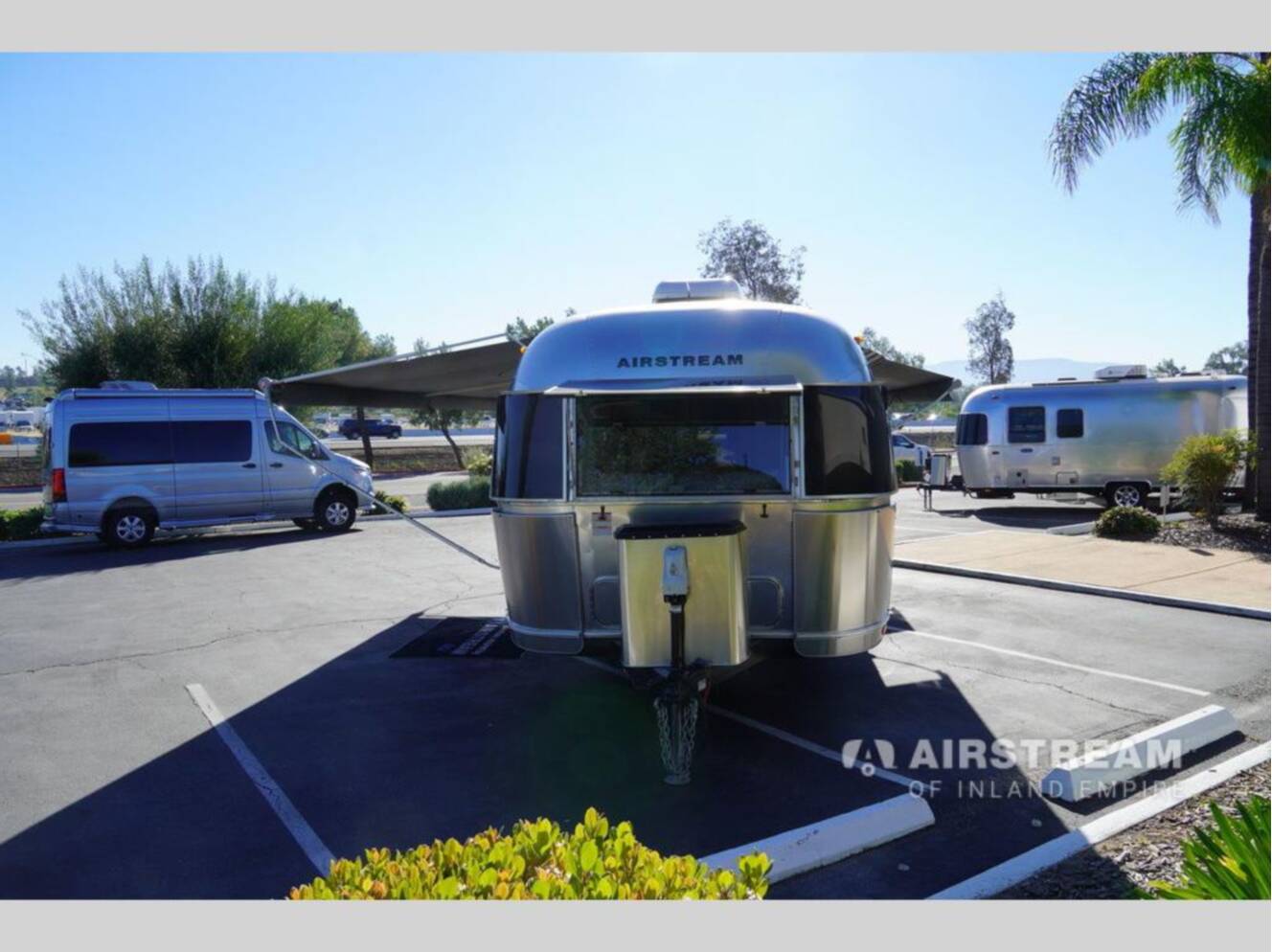 A photo of this 2020 Airstream Flying Cloud 30FB Bunk