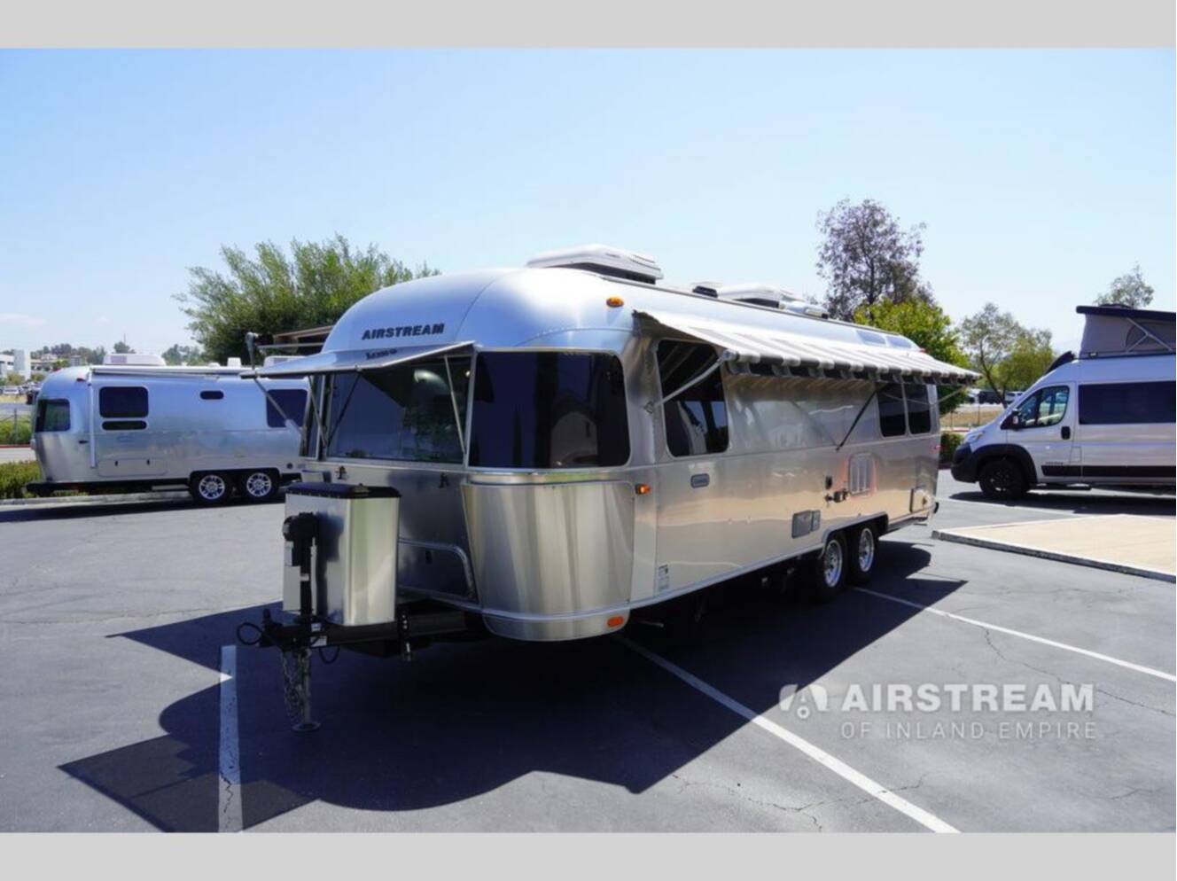 A photo of this 2020 Airstream Globetrotter 27FBQ