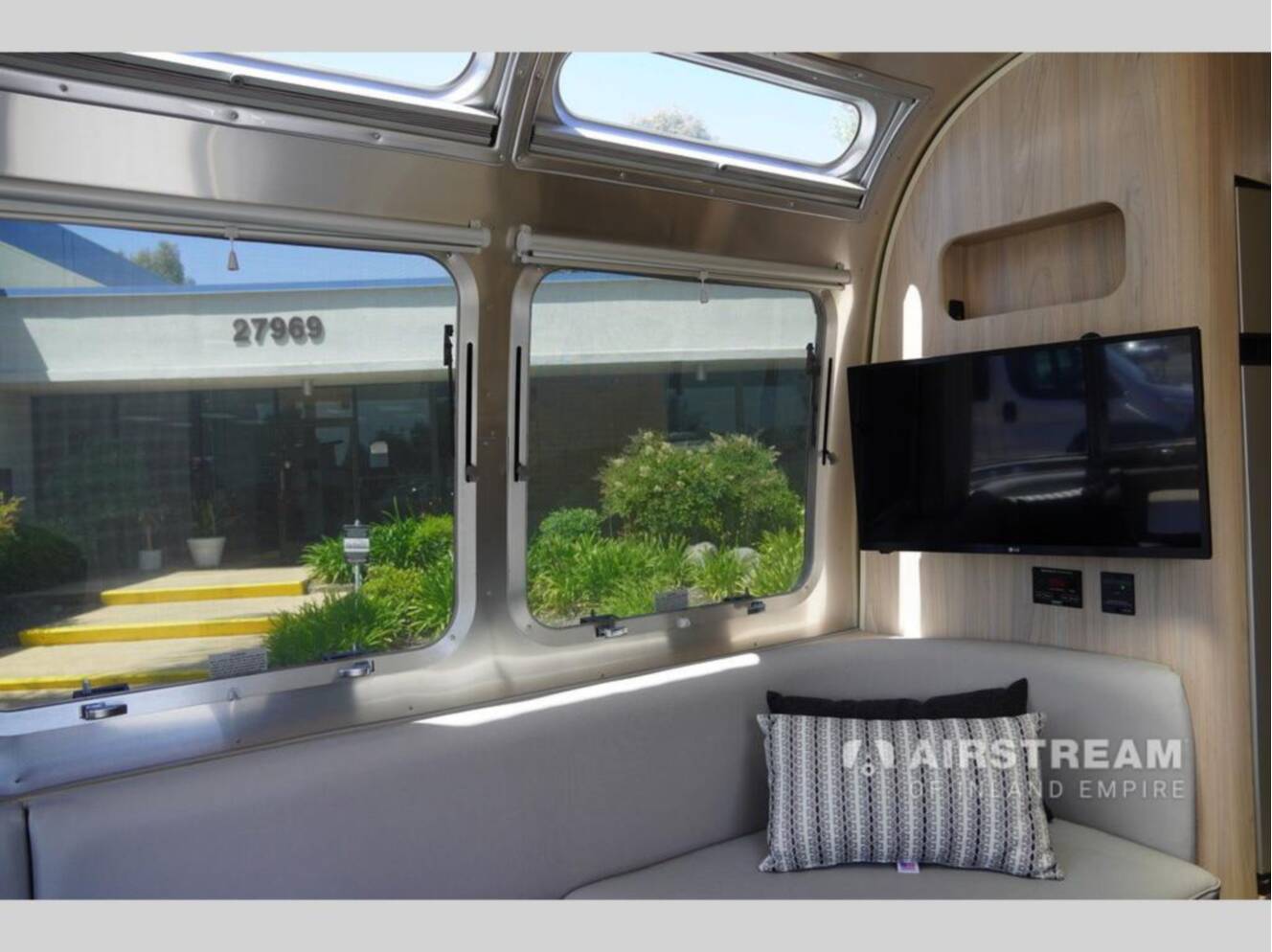A photo of this 2020 Airstream Globetrotter 27FBQ