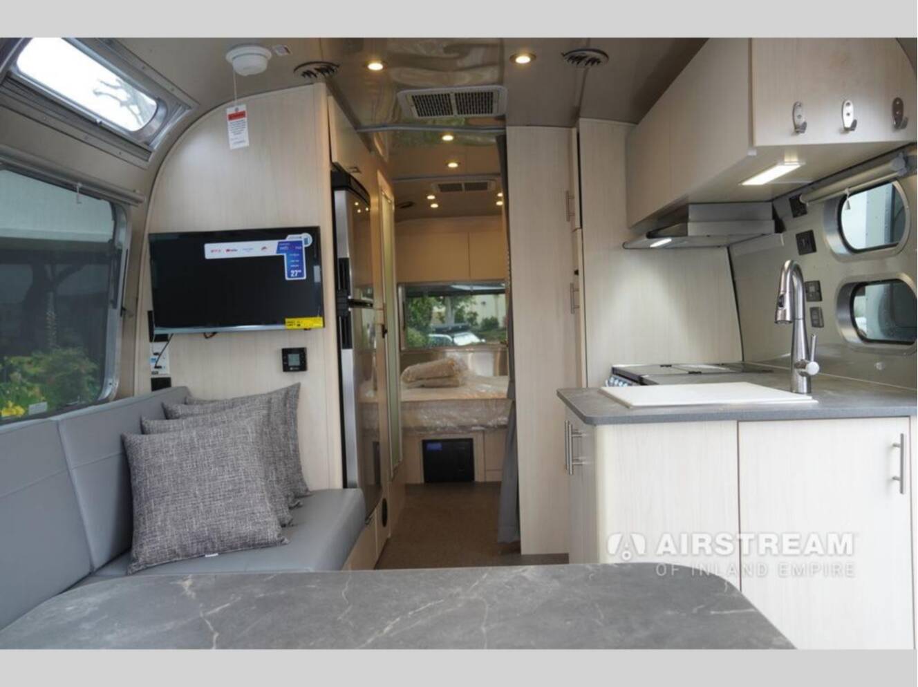 A photo of this 2026 Airstream Flying Cloud 25FBQ Hatch