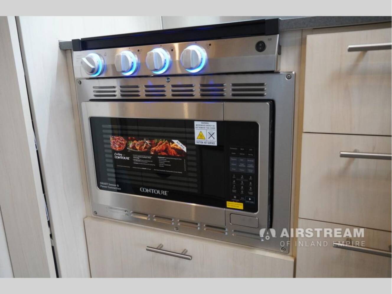 A photo of this 2026 Airstream Flying Cloud 25FBQ Hatch