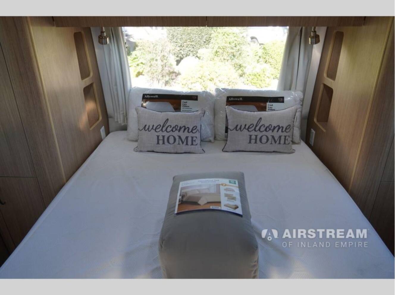 A photo of this 2020 Airstream Flying Cloud 30FB Bunk