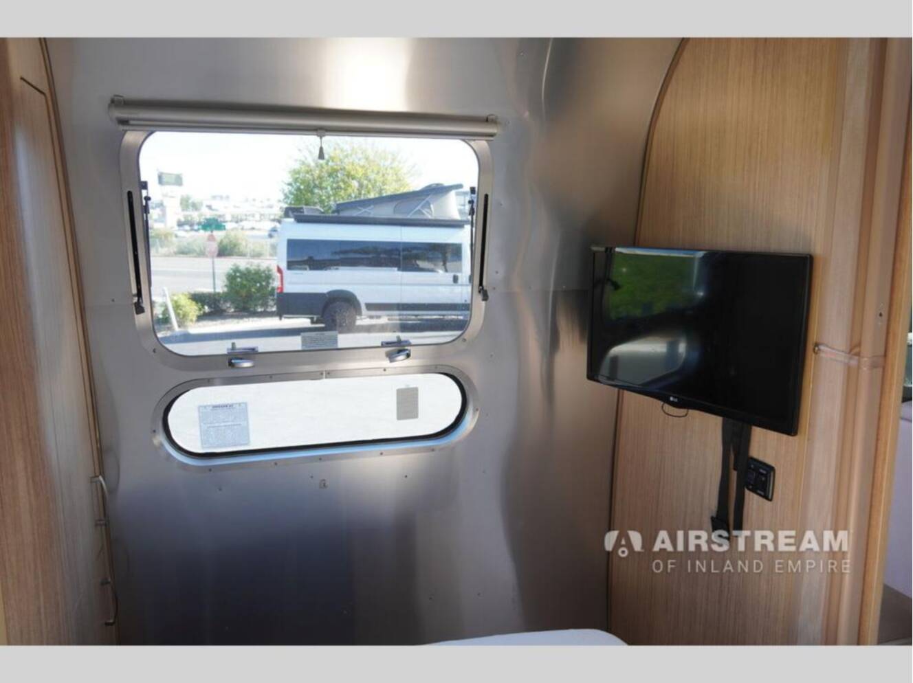 A photo of this 2020 Airstream Flying Cloud 30FB Bunk