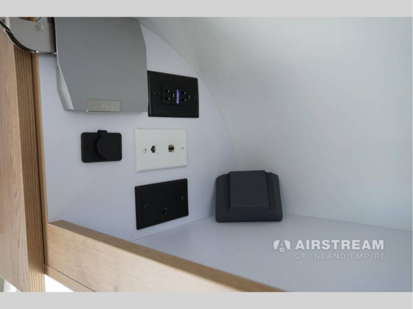 A photo of this 2026 Airstream Trade Wind 25FBQ Hatch