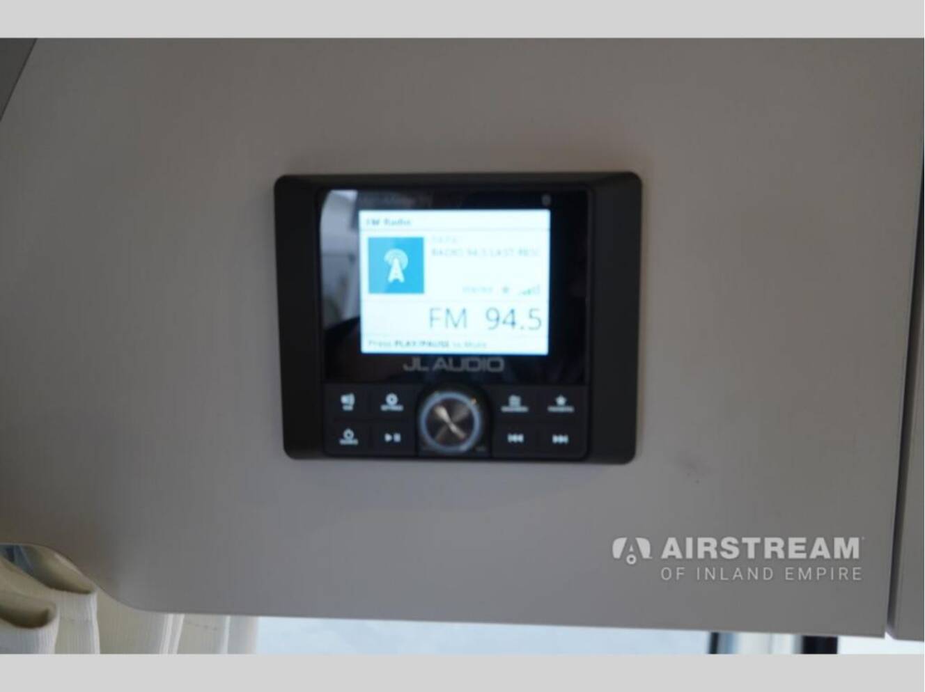 A photo of this 2026 Airstream Flying Cloud 25FBQ Hatch