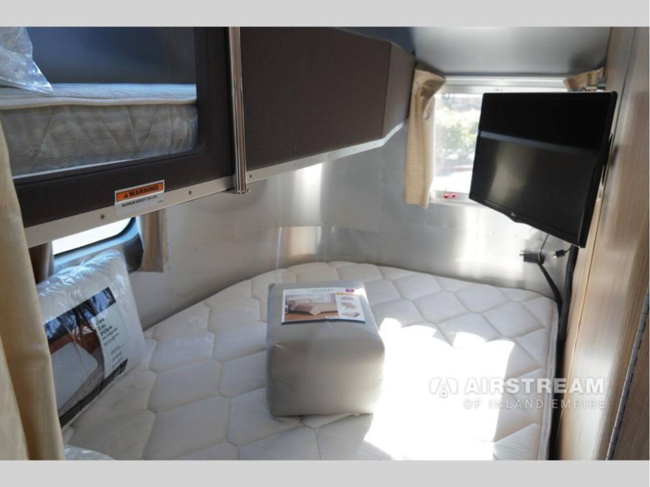 A photo of this 2020 Airstream Flying Cloud 30FB Bunk