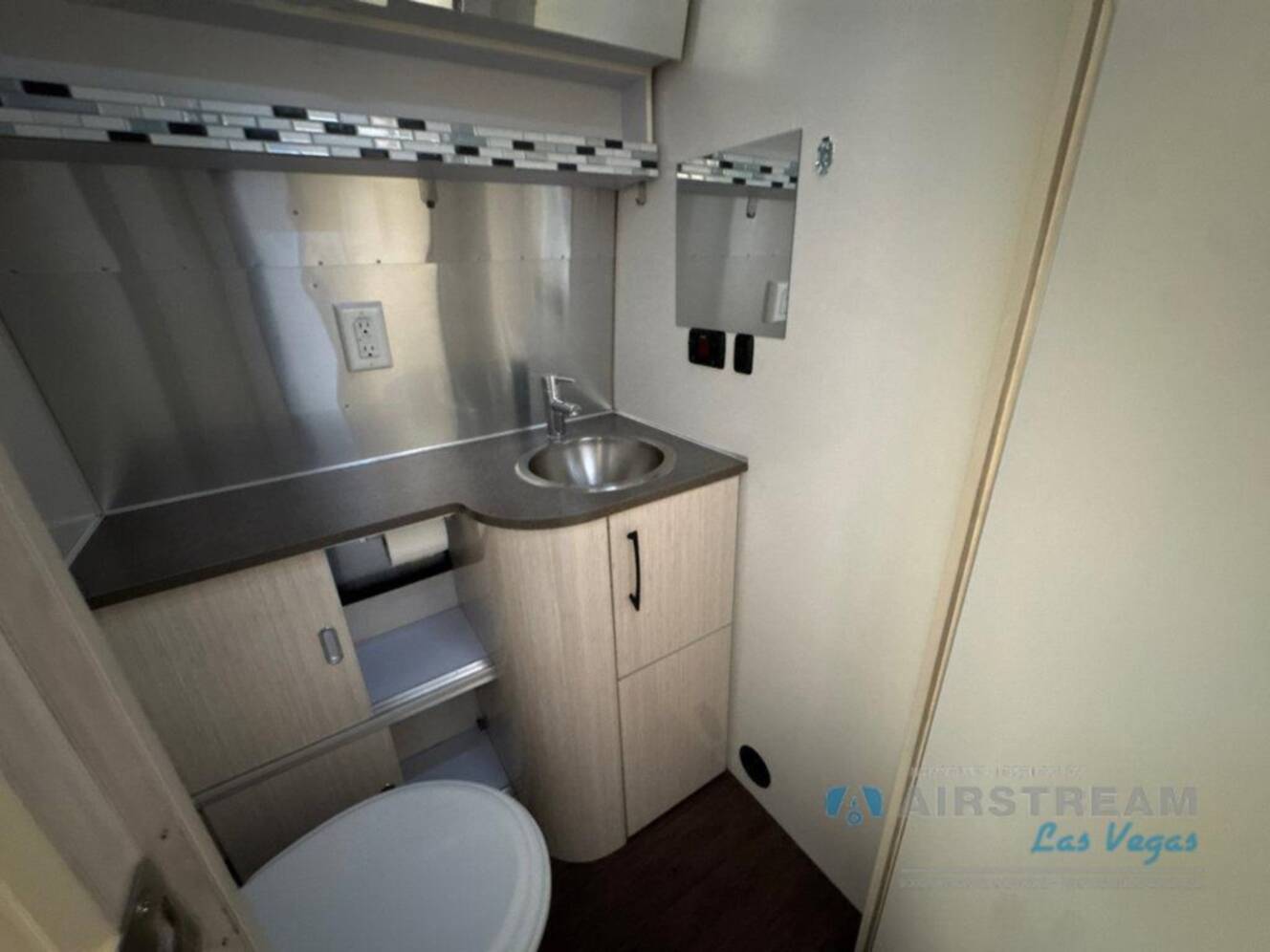 A photo of this 2016 Airstream International Serenity 27FB