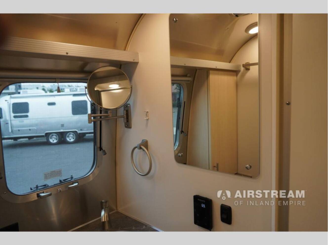 A photo of this 2026 Airstream Flying Cloud 25FBQ Hatch
