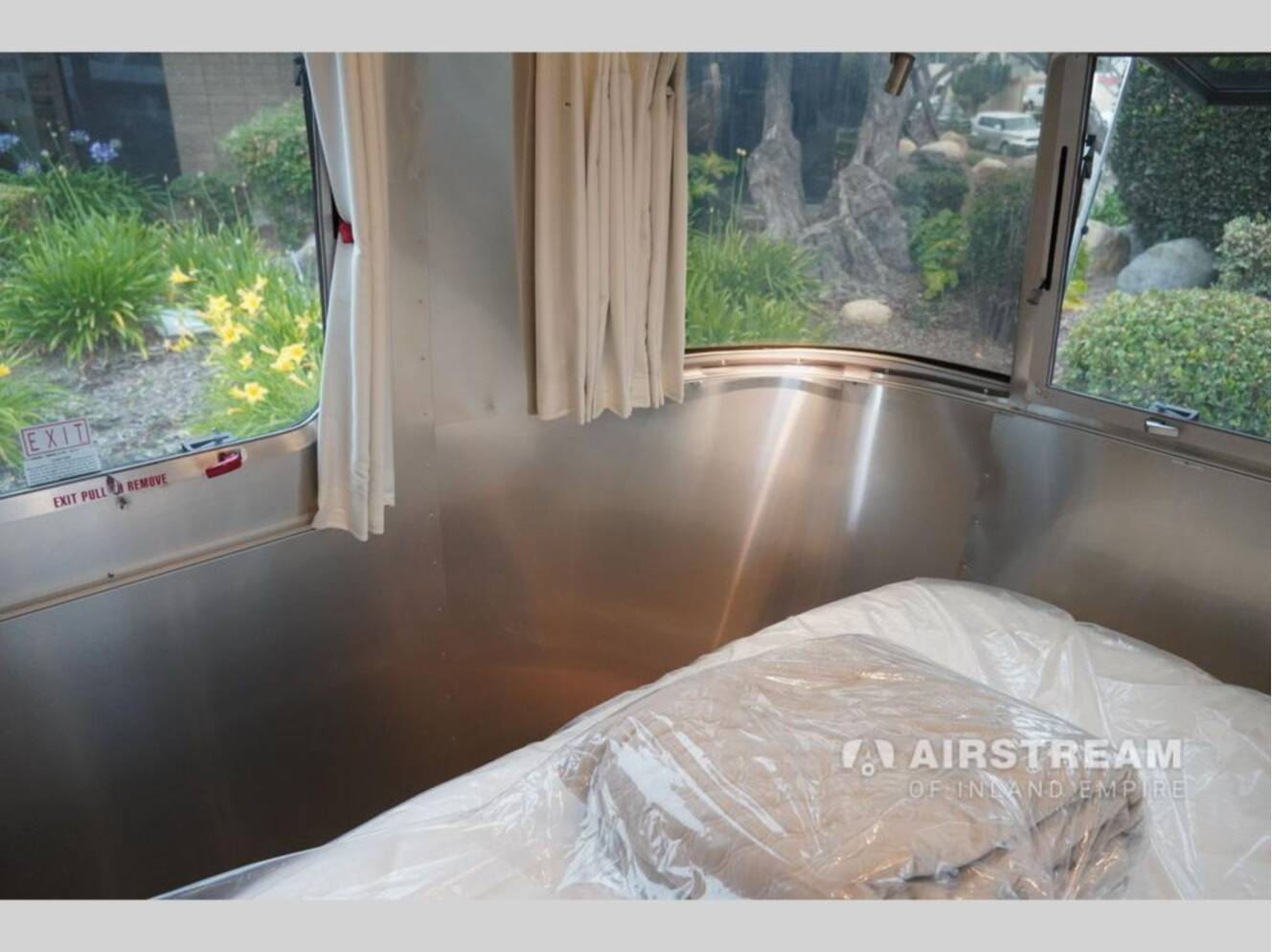 A photo of this 2026 Airstream Flying Cloud 25FBQ Hatch