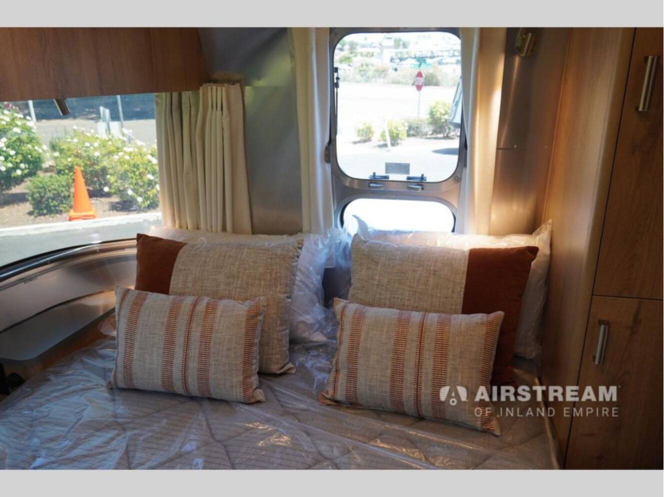 A photo of this 2026 Airstream Trade Wind 25FBQ Hatch