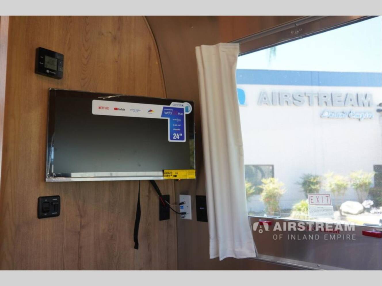 A photo of this 2026 Airstream Trade Wind 25FBQ Hatch