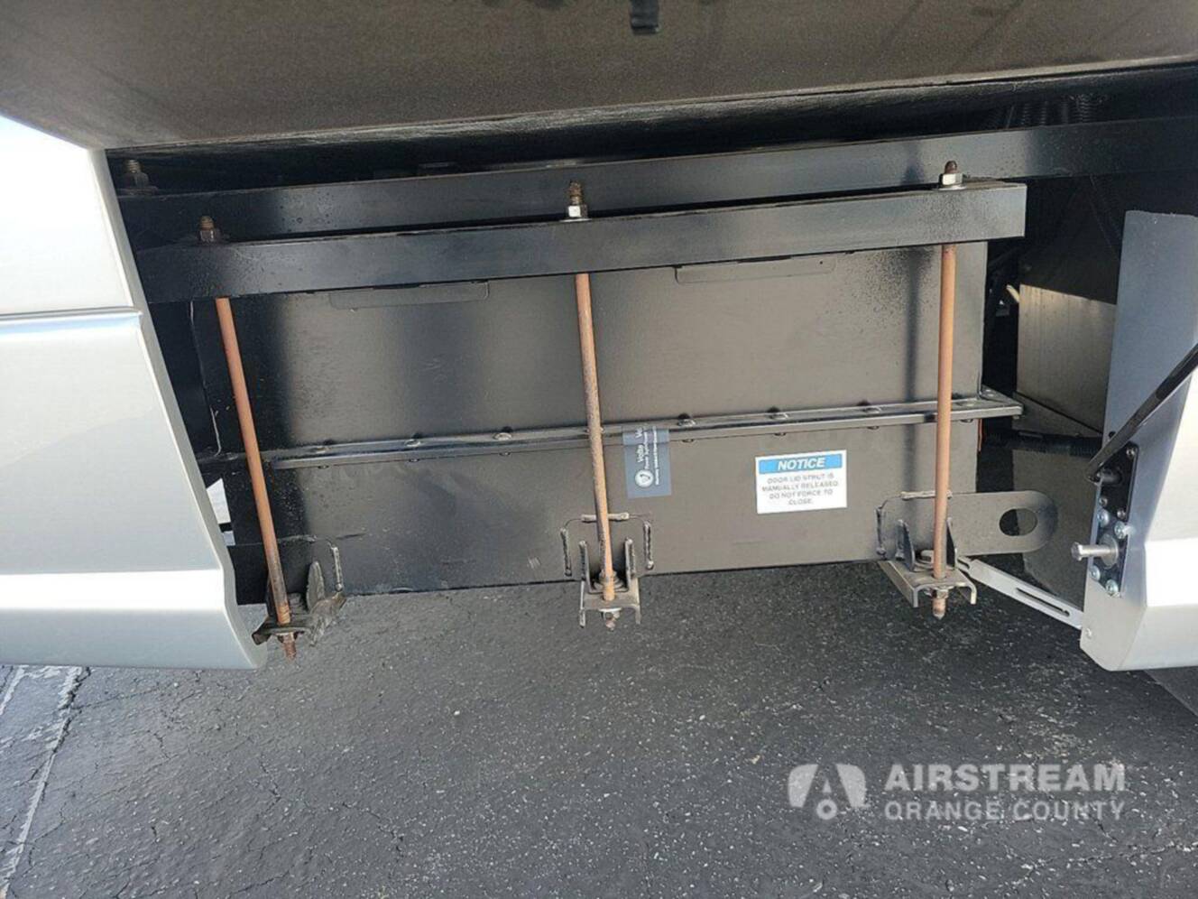 A photo of this 2025 Airstream Atlas Murphy Suite E1