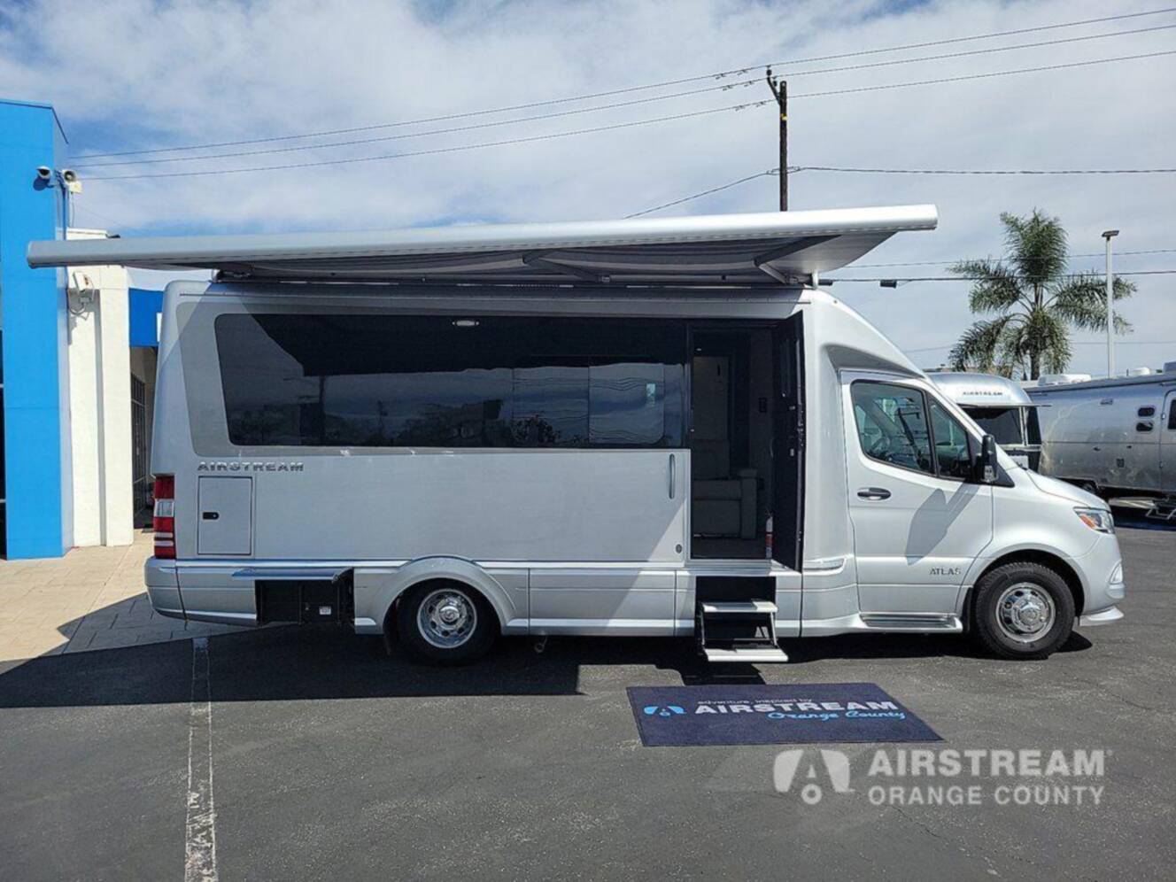 A photo of this 2025 Airstream Atlas Murphy Suite E1