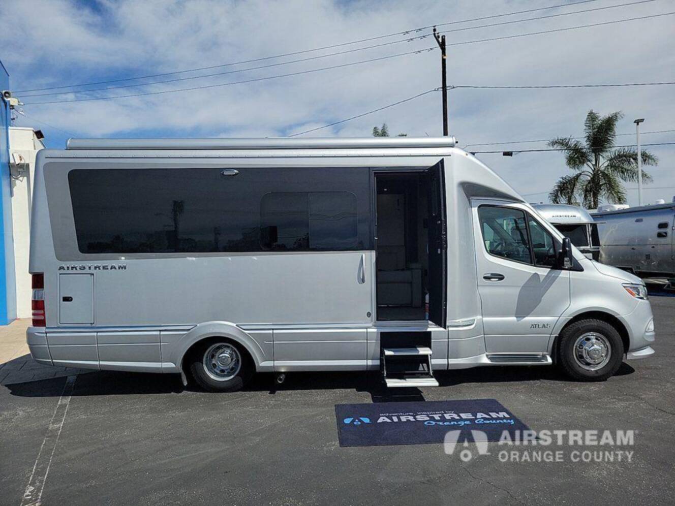 A photo of this 2025 Airstream Atlas Murphy Suite E1