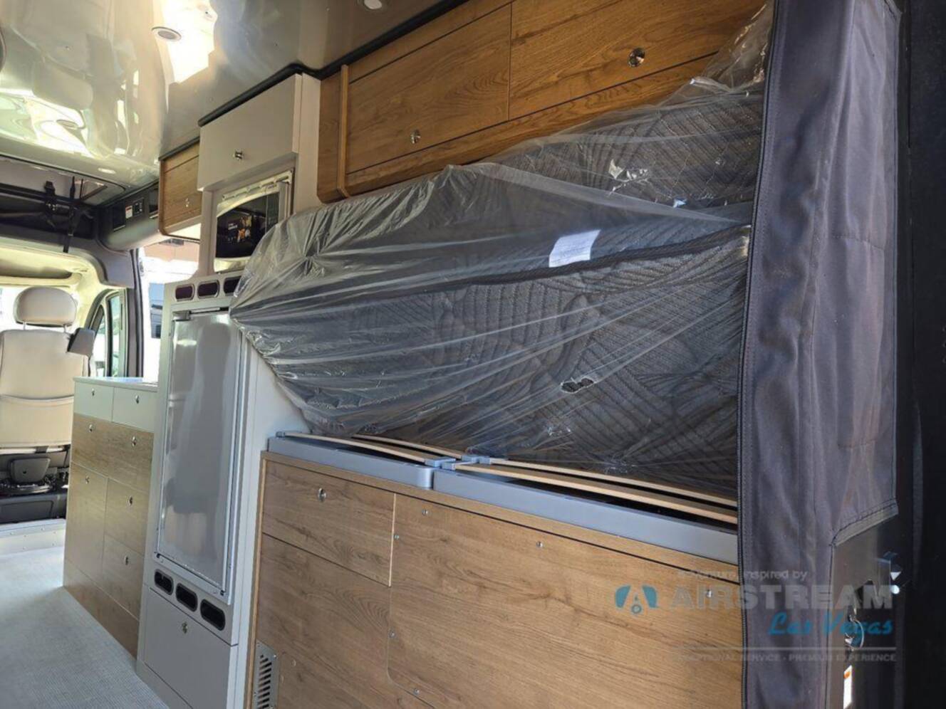 A photo of this 2026 Airstream Rangeline Pop Top