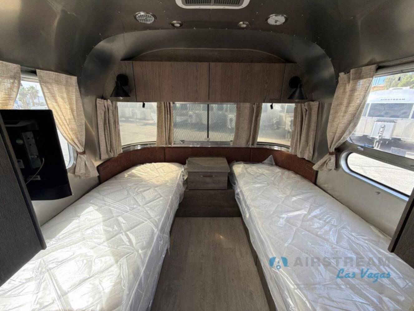 A photo of this 2026 Airstream Stetson 6666 Special Edition 27FBT Hatch