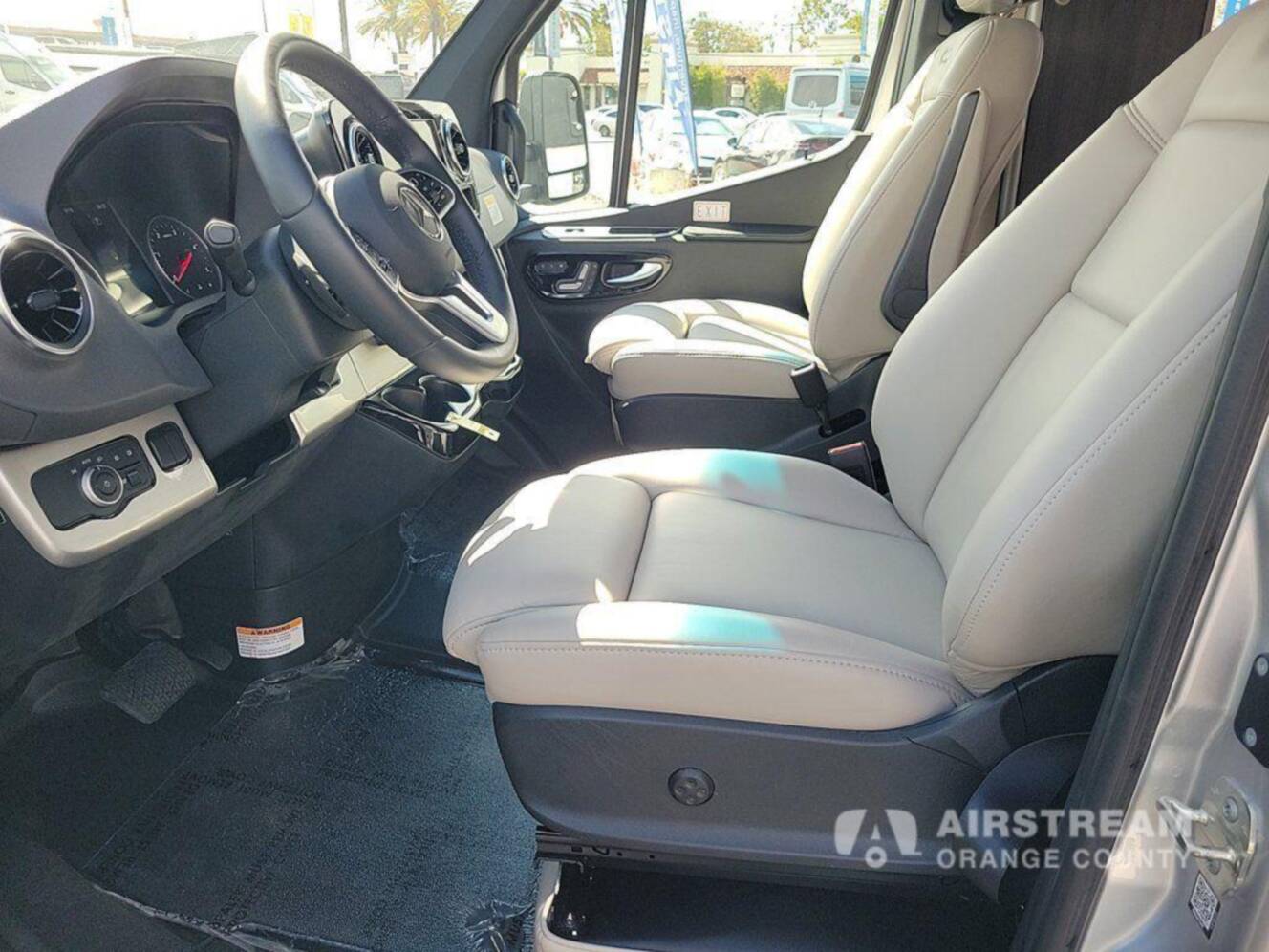 A photo of this 2025 Airstream Atlas Murphy Suite E1