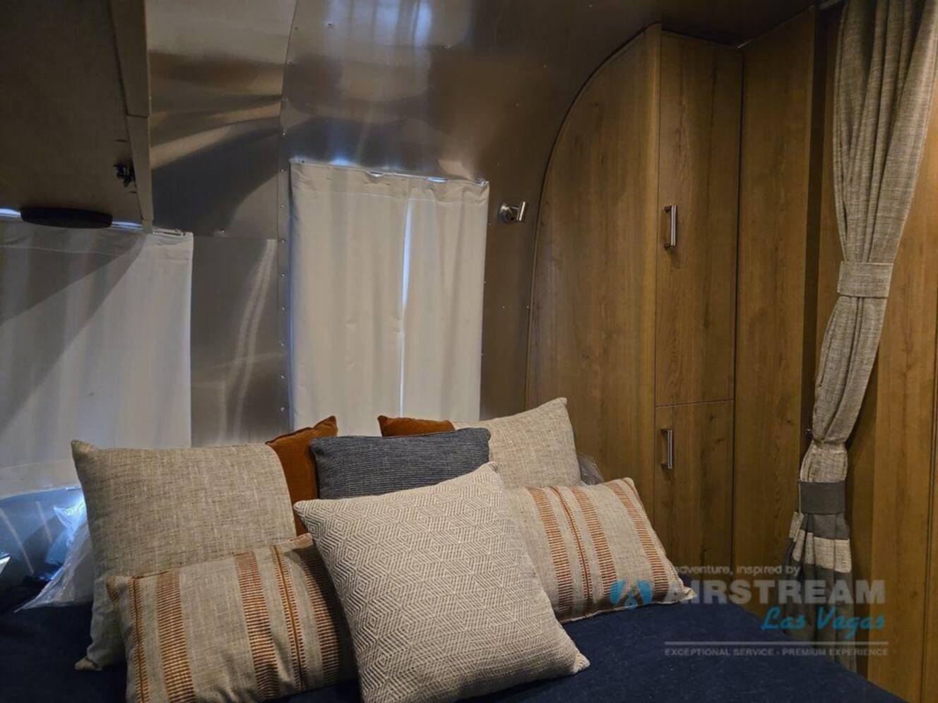 A photo of this 2026 Airstream Trade Wind 25FBQ Hatch