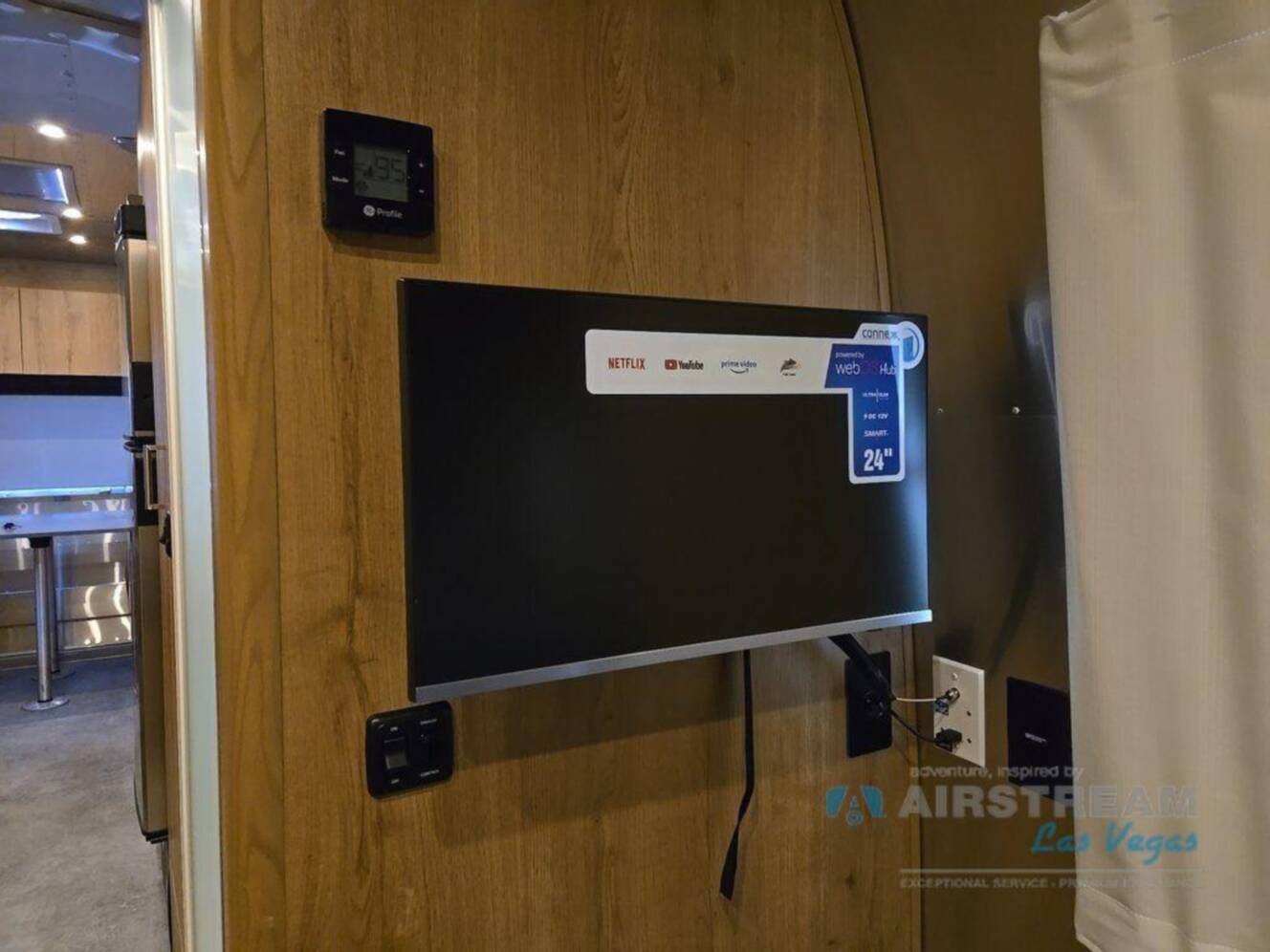 A photo of this 2026 Airstream Trade Wind 25FBQ Hatch