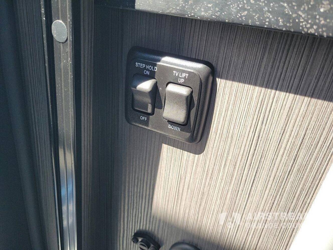 A photo of this 2025 Airstream Atlas Murphy Suite E1