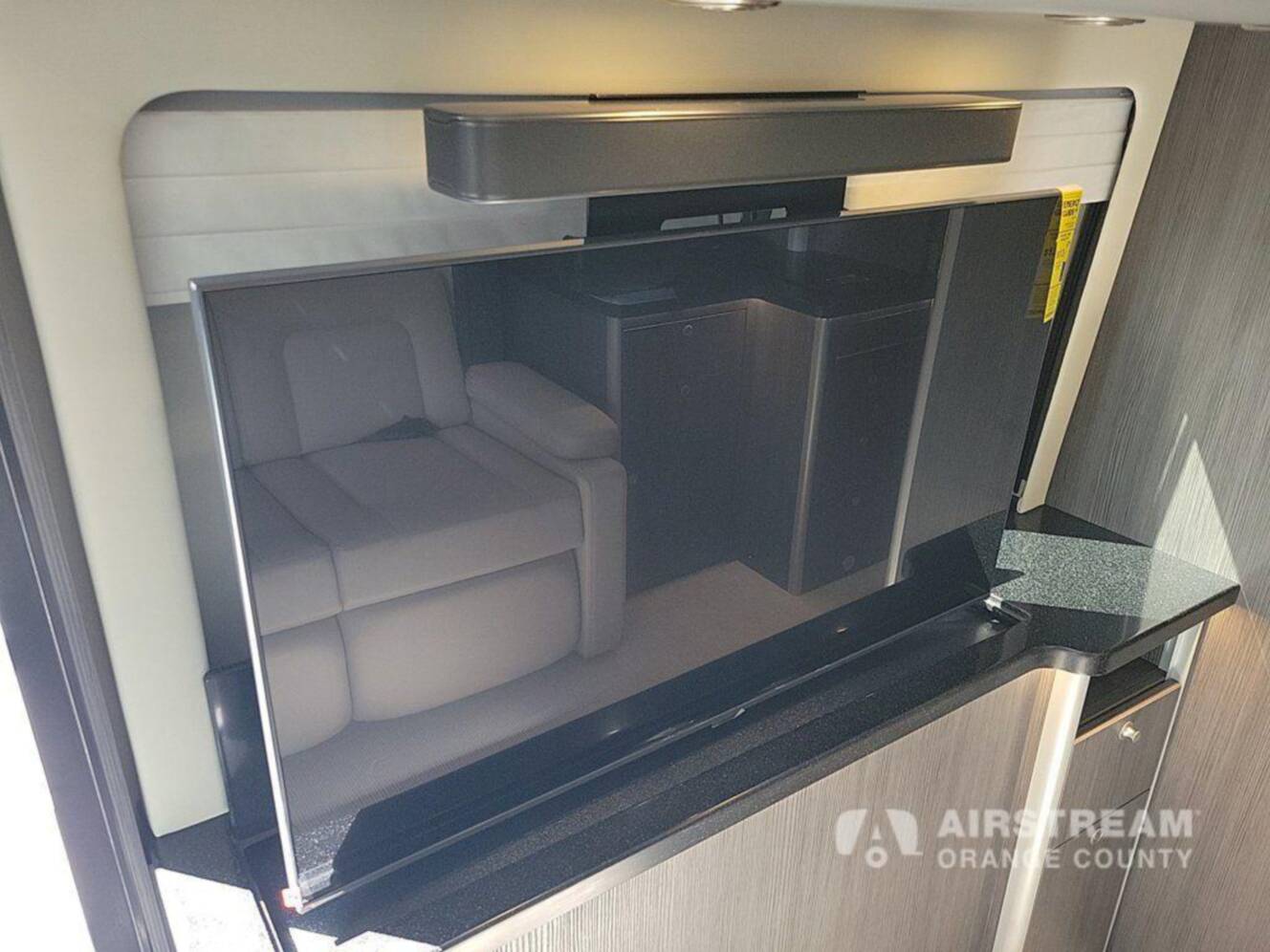 A photo of this 2025 Airstream Atlas Murphy Suite E1