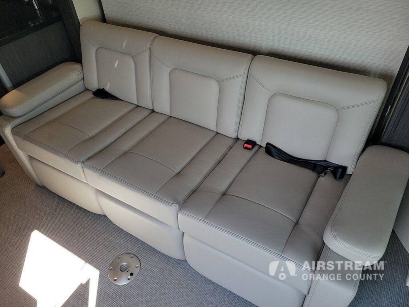 A photo of this 2025 Airstream Atlas Murphy Suite E1