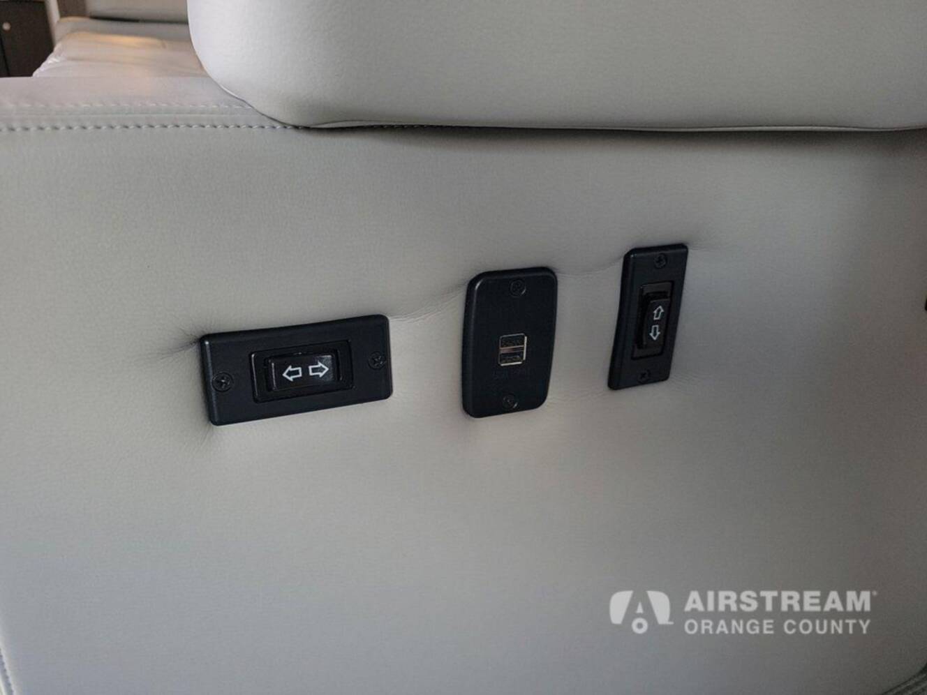A photo of this 2025 Airstream Atlas Murphy Suite E1