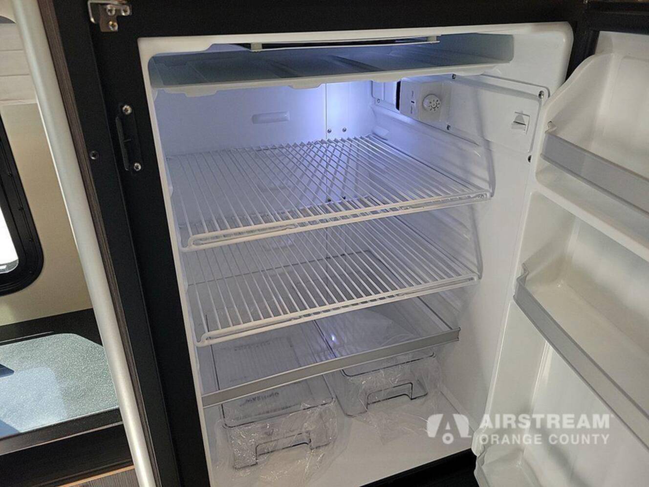 A photo of this 2025 Airstream Atlas Murphy Suite E1