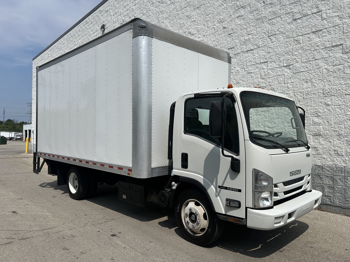 2021 ISUZU NRR in Milwaukee, WI