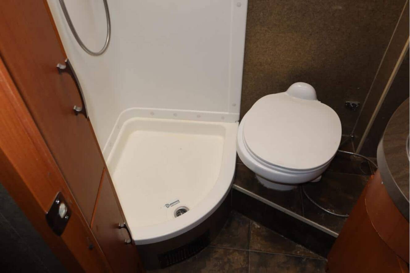 A photo of this 2013 Itasca NAVION IQ 24G