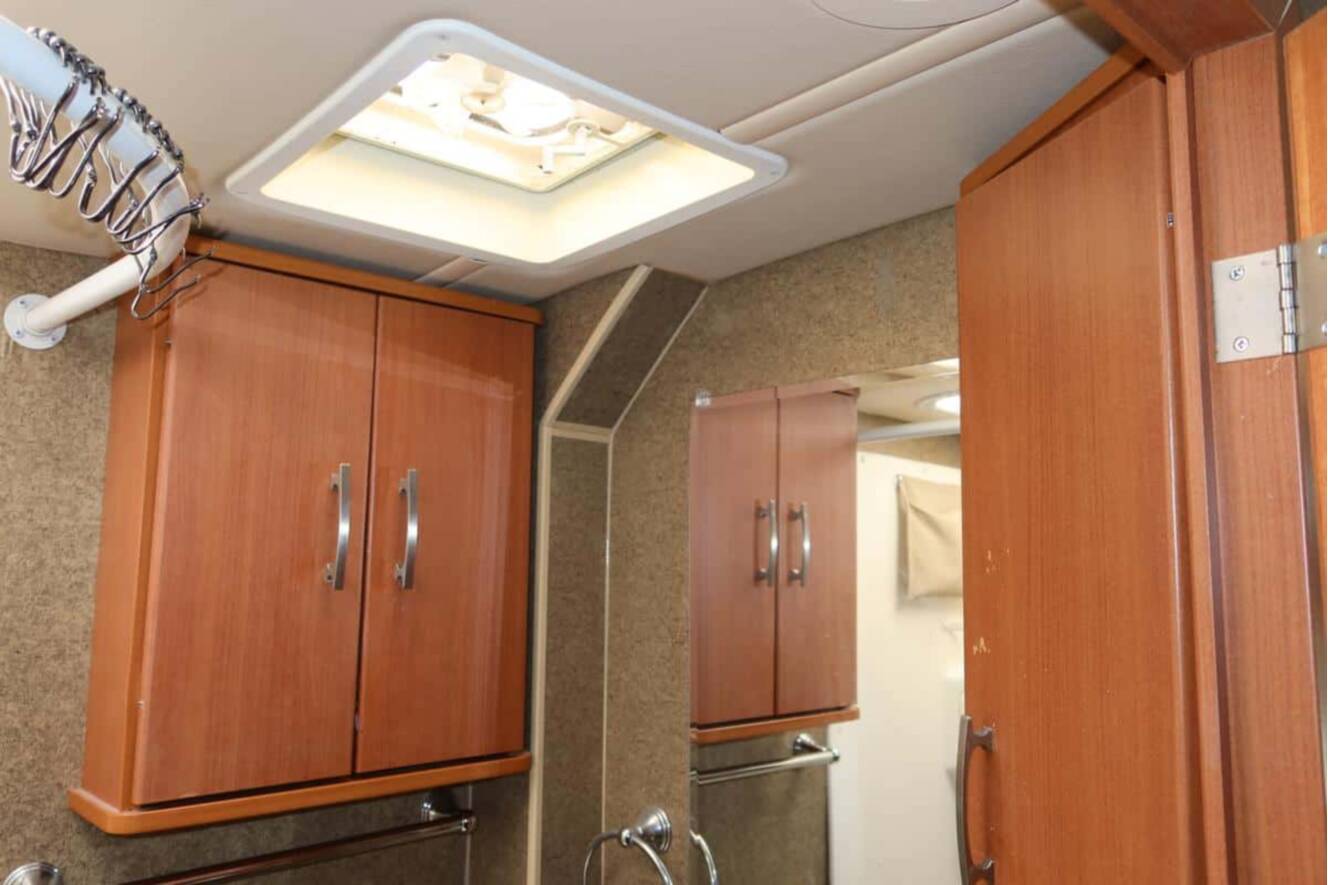 A photo of this 2013 Itasca NAVION IQ 24G