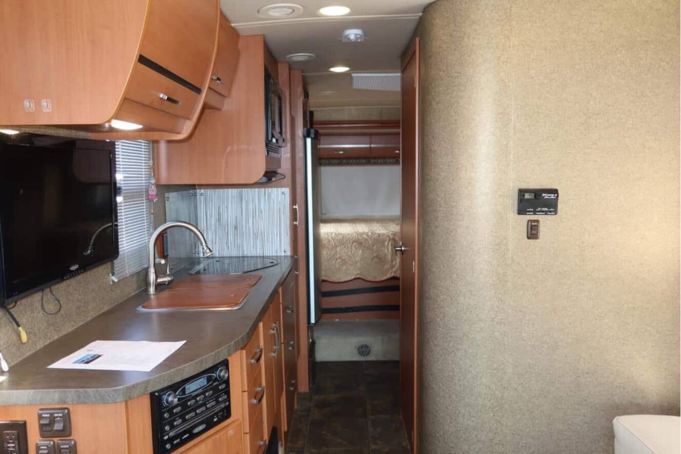 A photo of this 2013 Itasca NAVION IQ 24G