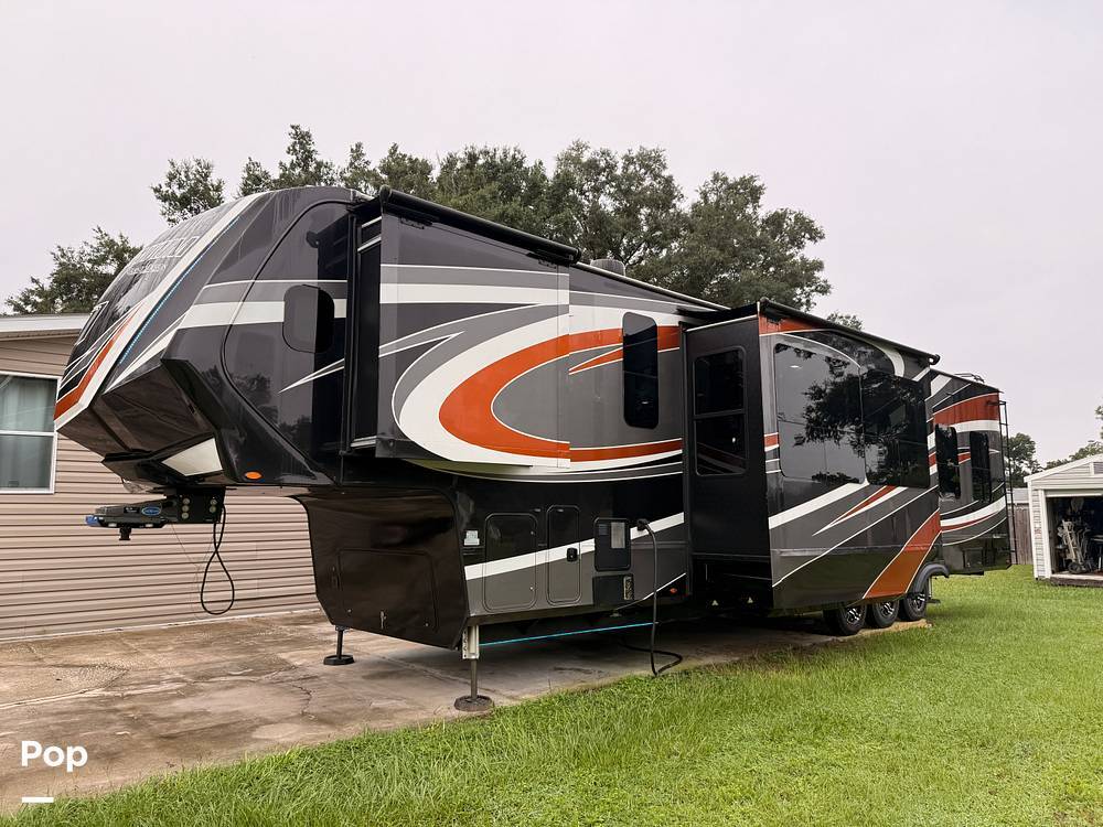 2022 Grand Design Momentum 399TH-R in thonotosassa FL