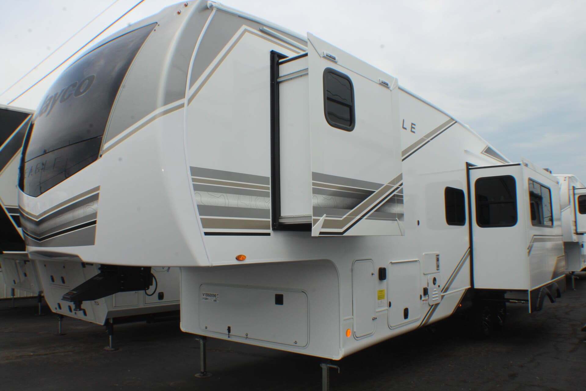 2027 Jayco Eagle 31QBH in clyde OH