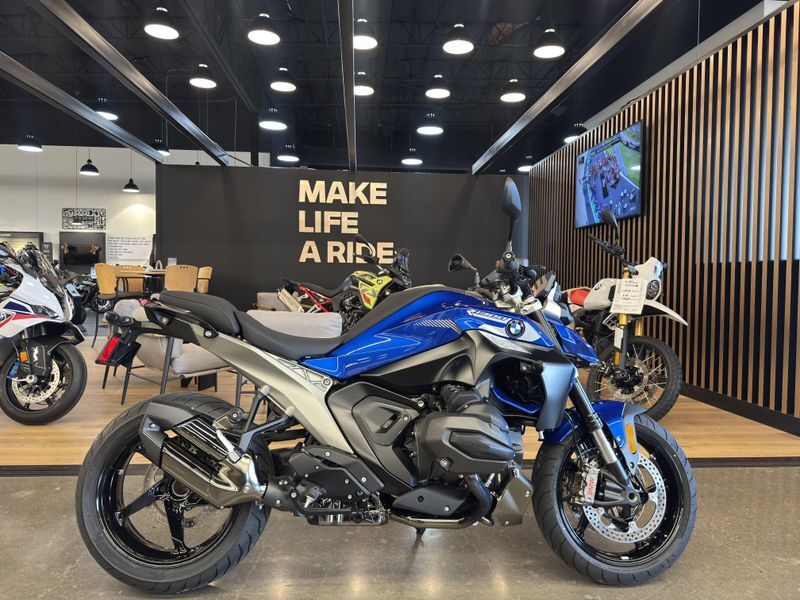 2026 BMW R 1300 R - RACING BLUE METALLIC.. DEMO!! in Tigard, OR