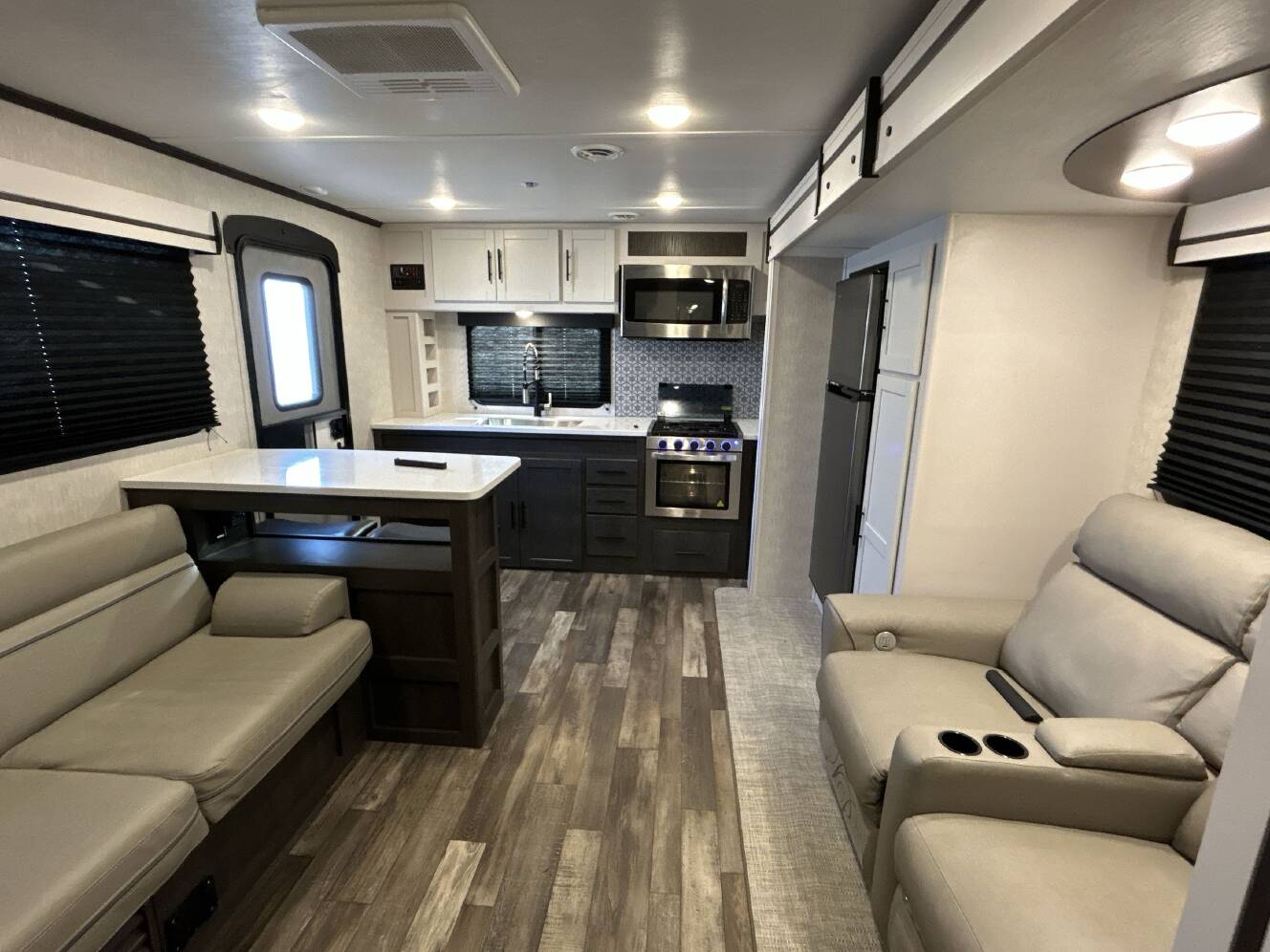 A photo of this 2023 Crossroads CRUISER AIRE 29RKL
