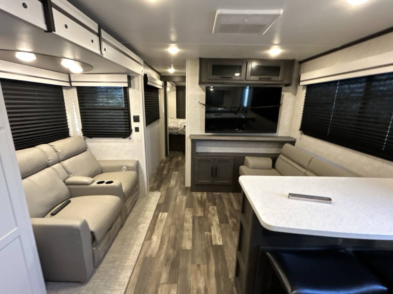 A photo of this 2023 Crossroads CRUISER AIRE 29RKL