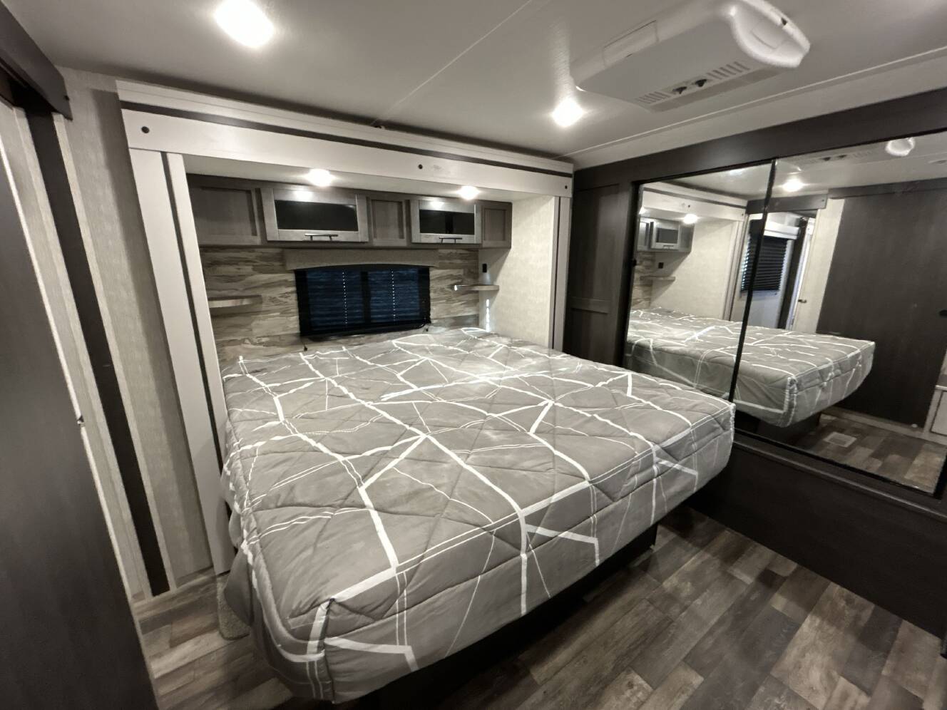 A photo of this 2023 Crossroads CRUISER AIRE 29RKL
