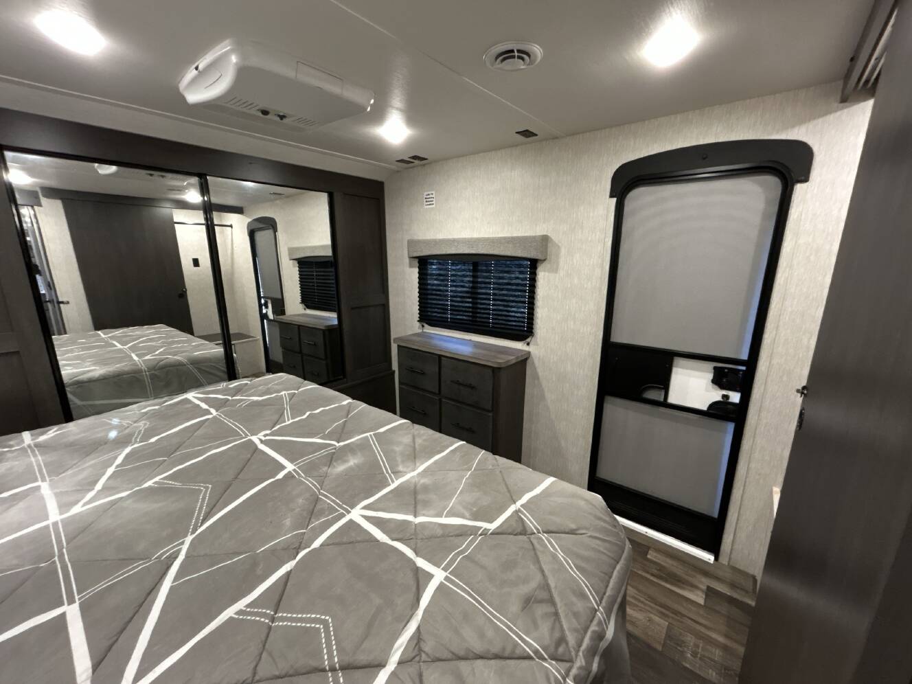 A photo of this 2023 Crossroads CRUISER AIRE 29RKL