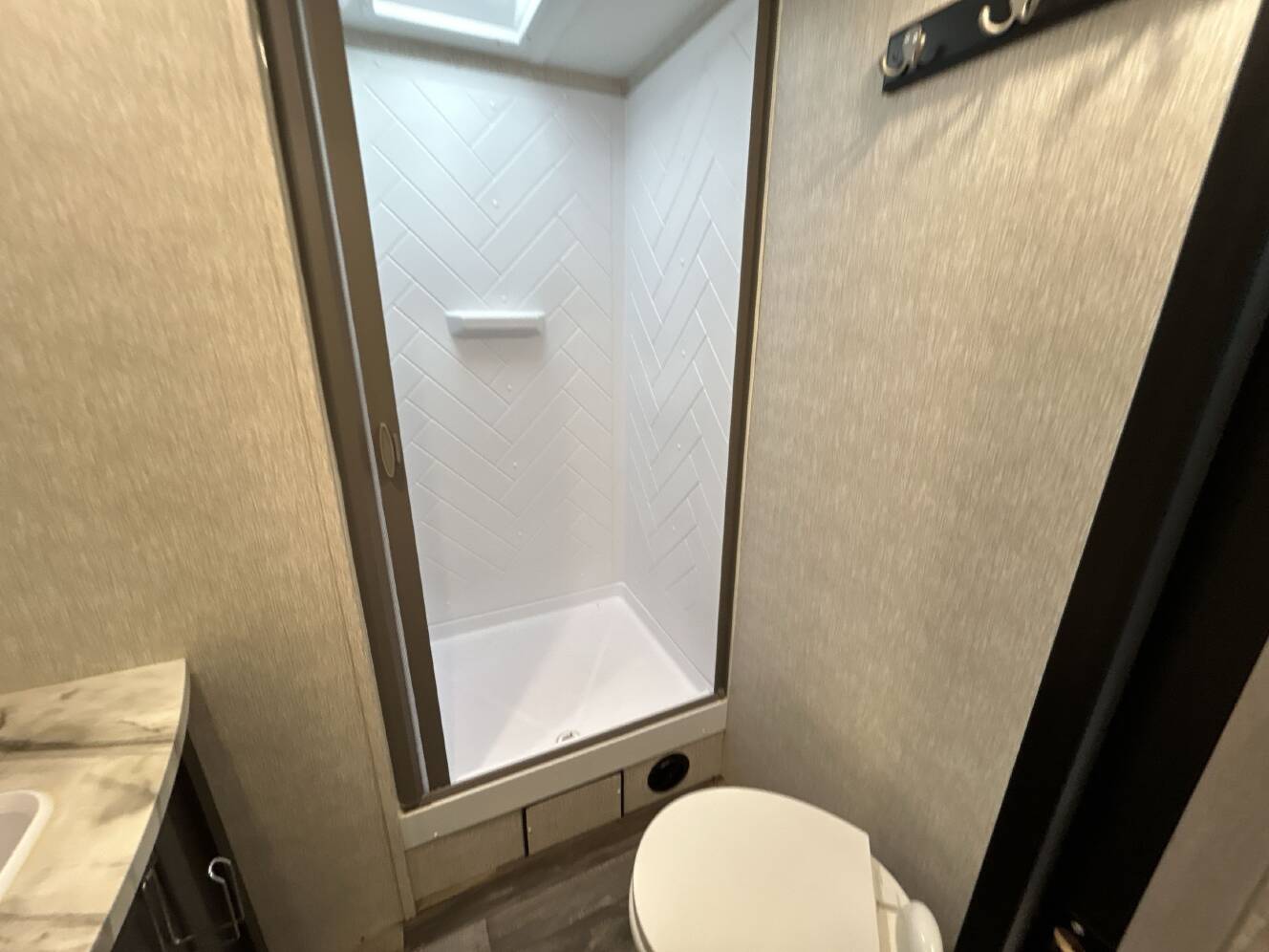 A photo of this 2023 Crossroads CRUISER AIRE 29RKL