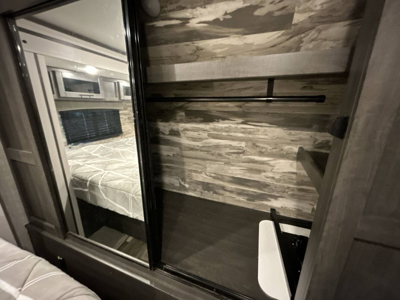 A photo of this 2023 Crossroads CRUISER AIRE 29RKL