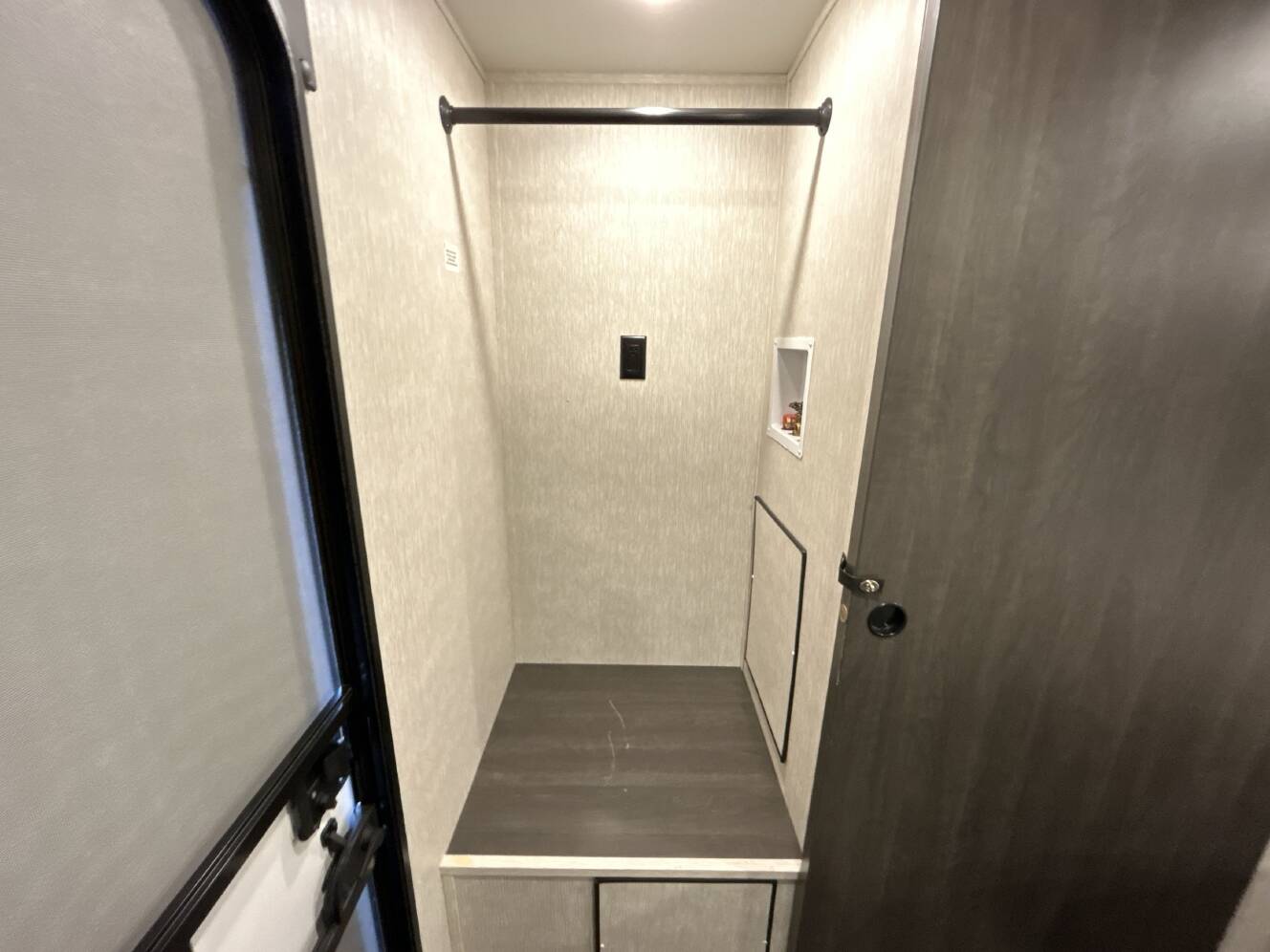 A photo of this 2023 Crossroads CRUISER AIRE 29RKL