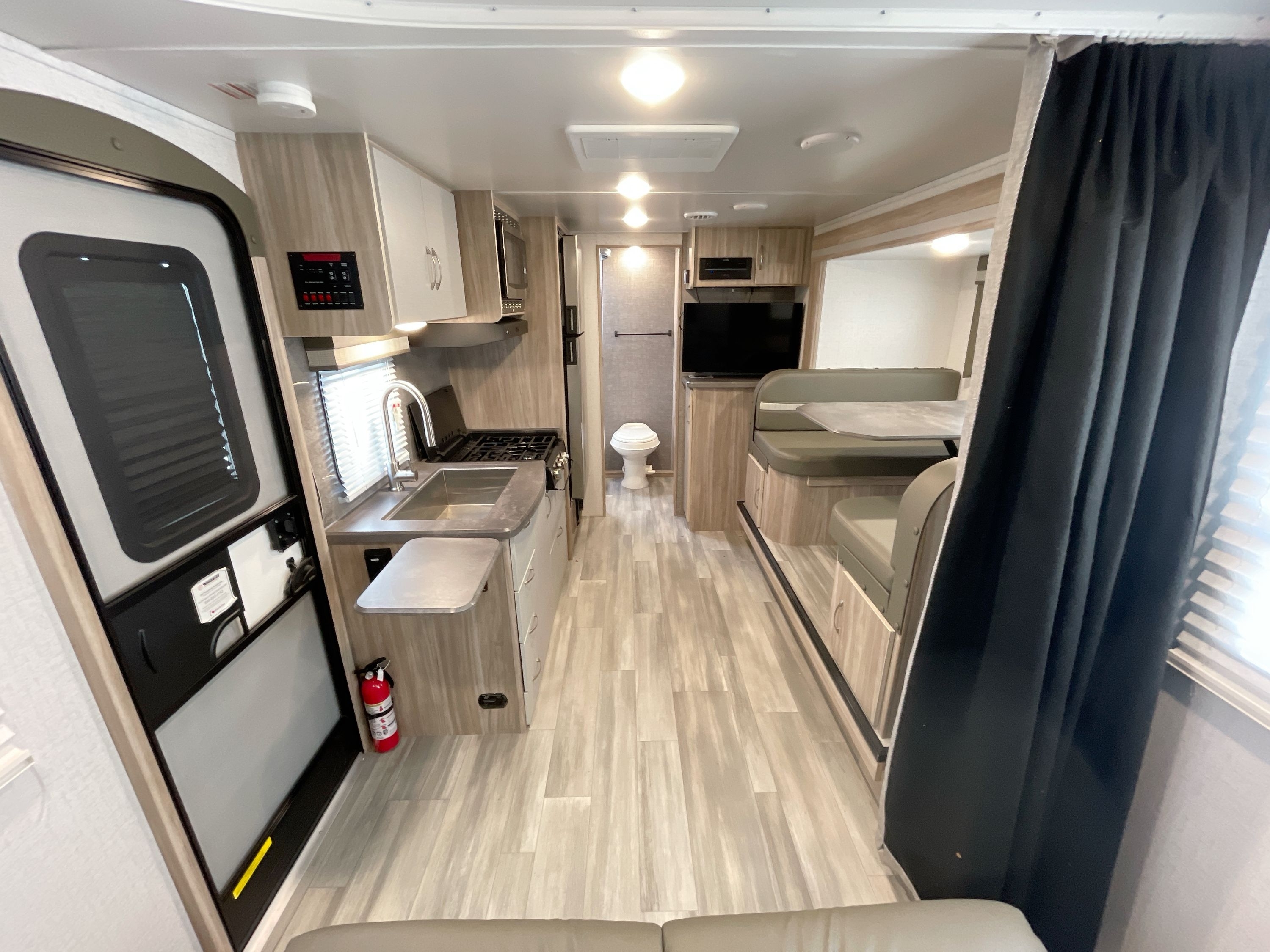 2022 Winnebago MICRO MINNIE 2108DS in richmond IN