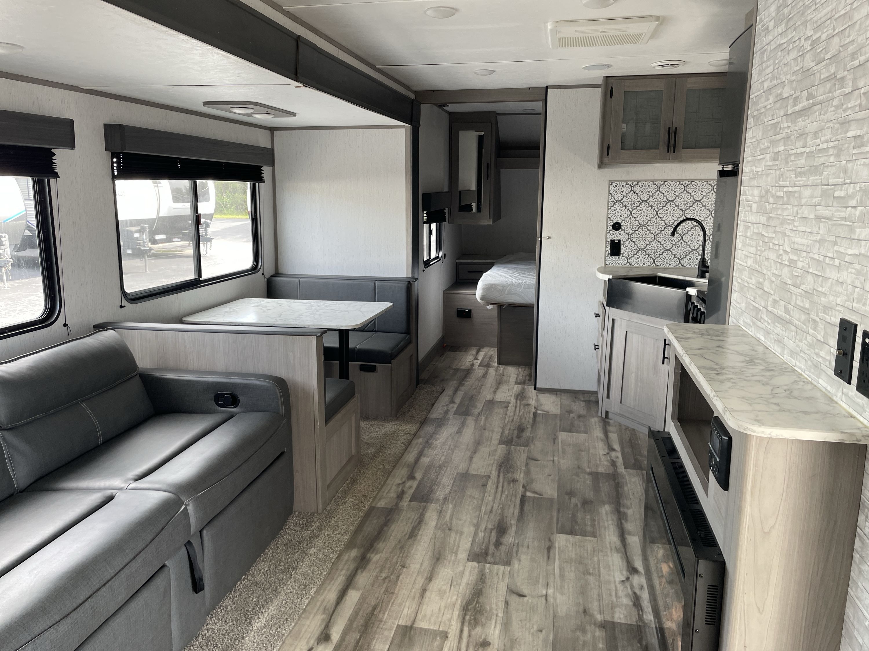 2022 Coleman COLEMAN LANTERN 285BH in hendersonville NC