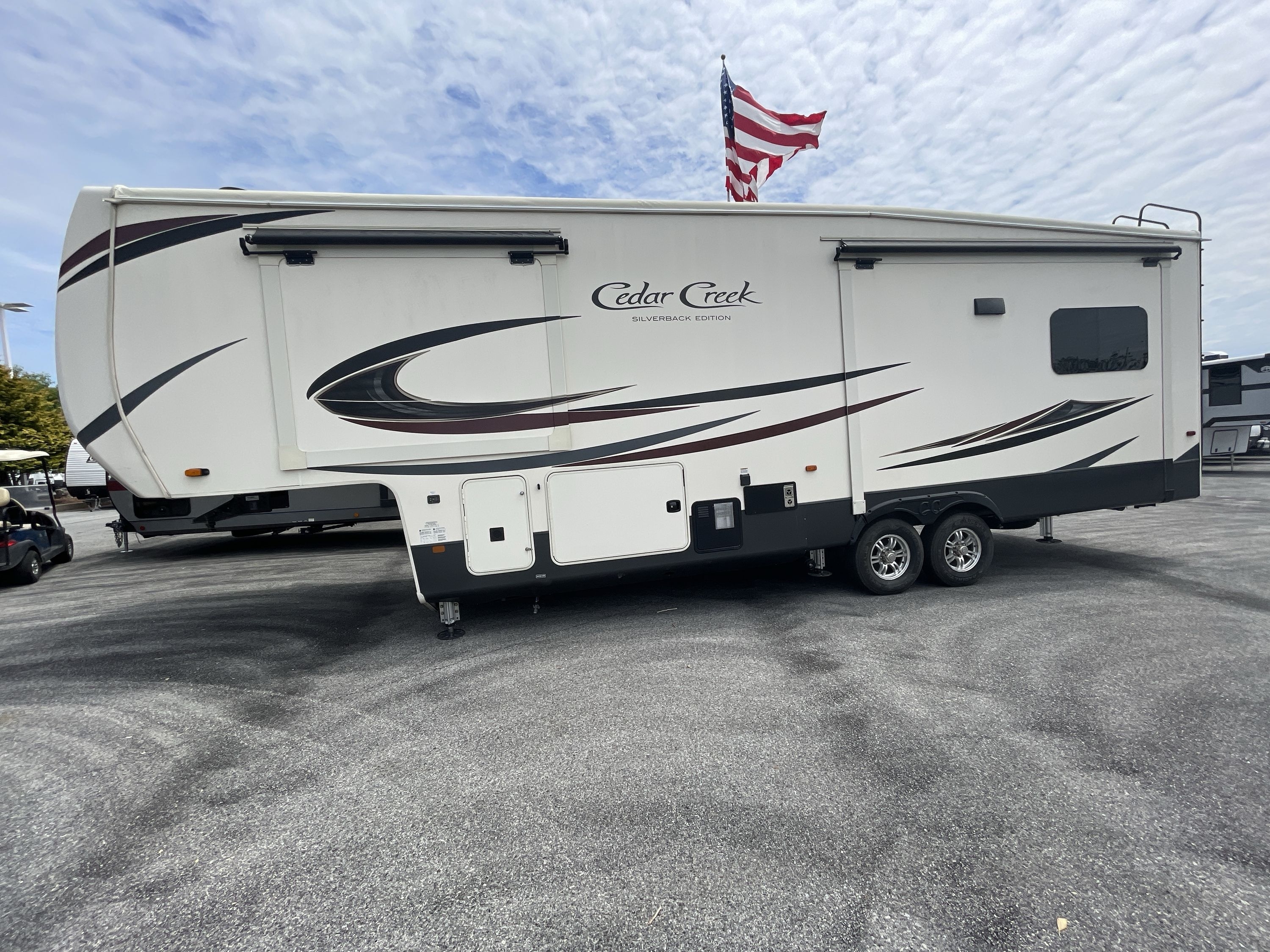 2020 Forest River CEDAR CREEK SILVERBACK 29RW in hamburg PA