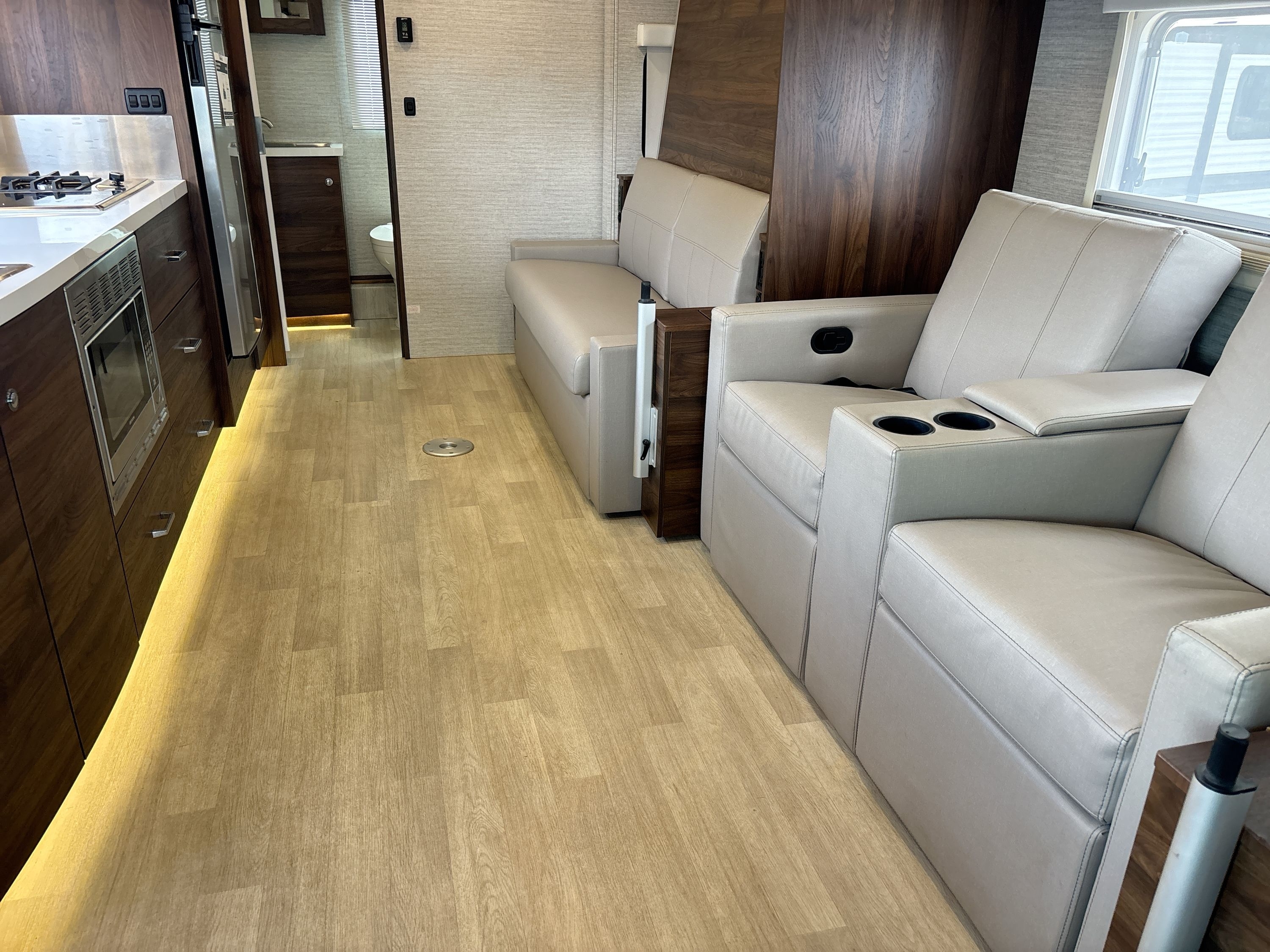 2023 Winnebago NAVION 24D in bartow FL