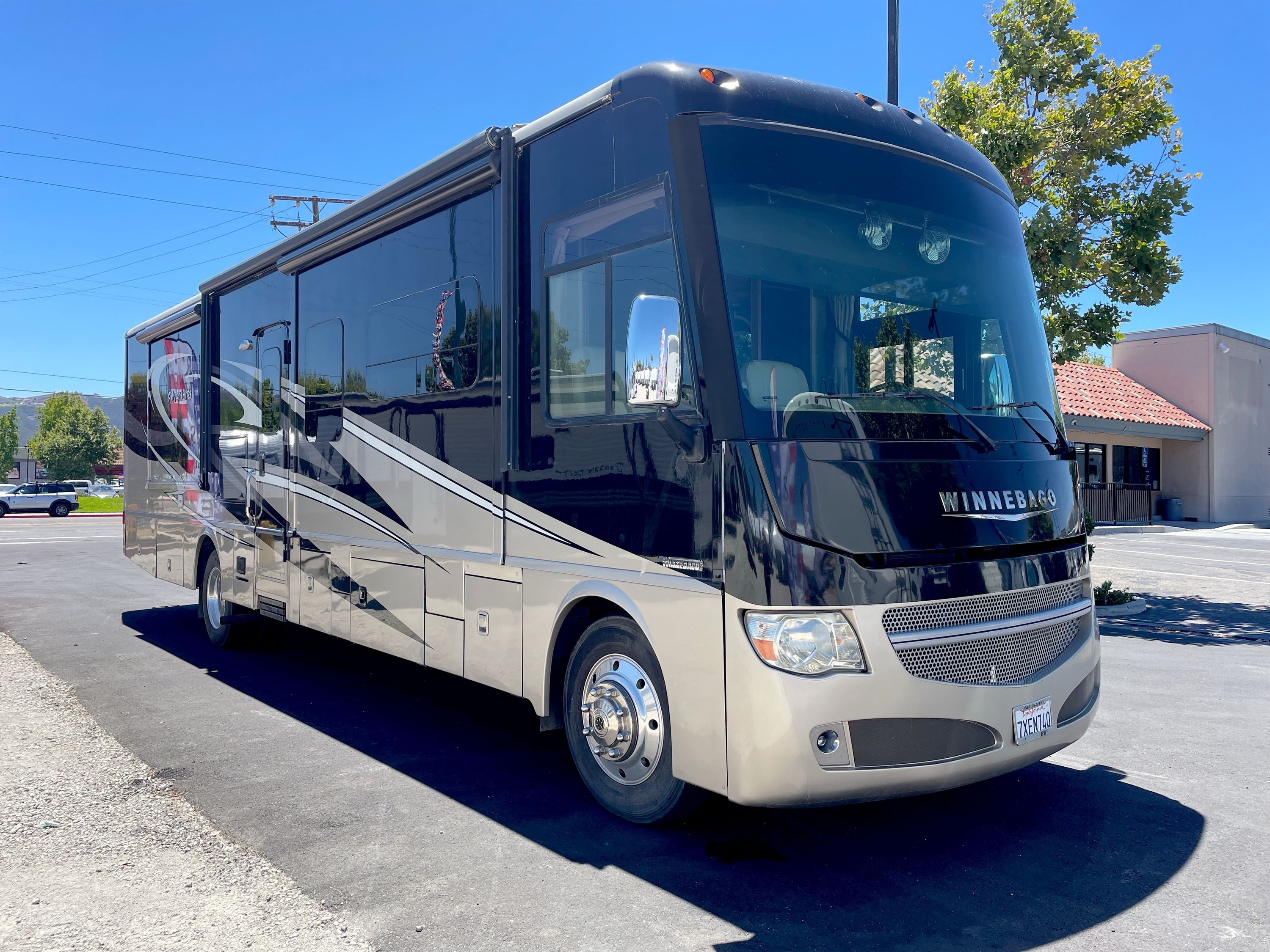2016 Winnebago ADVENTURER 37F in temecula CA